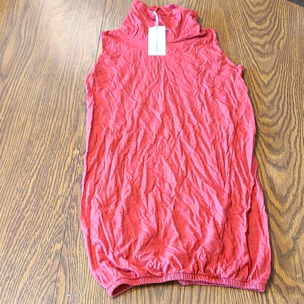 Humanoid Sleeveless Turtleneck